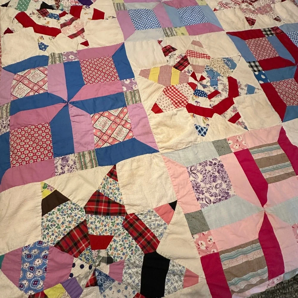 Vintage MCM Quilt 80x64 Multicolor Hand Sewn Patchwork Star/Pinwheel